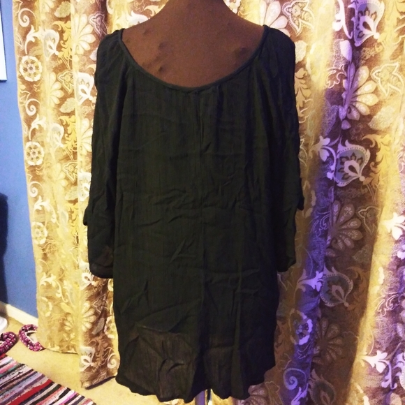 Top - Picture 2 of 6